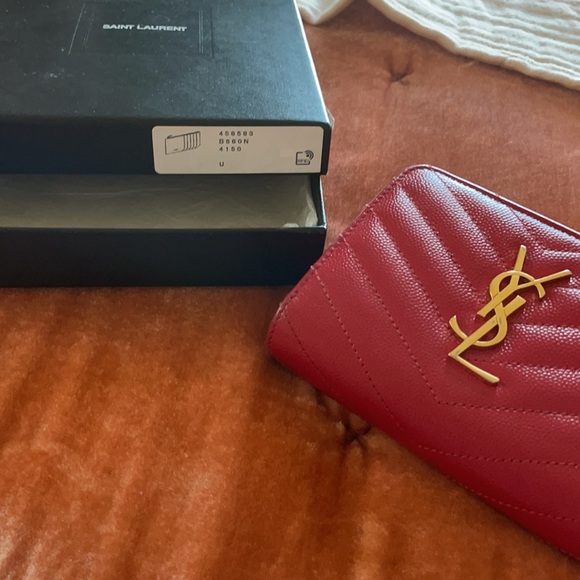 YSL Grain De Poudre Matelasse Chevron zip Wallet - Picture 7 of 8